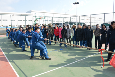 2018年3月8日，公司组织三八妇女节拔河角逐